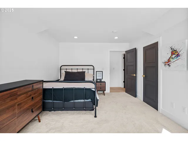 $4,995,000 | 852 North Shr Road, Lake Oswego, OR 97034