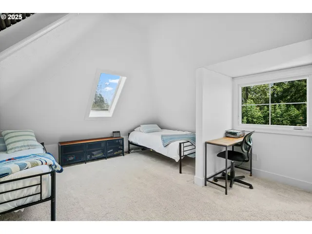 $4,995,000 | 852 North Shr Road, Lake Oswego, OR 97034