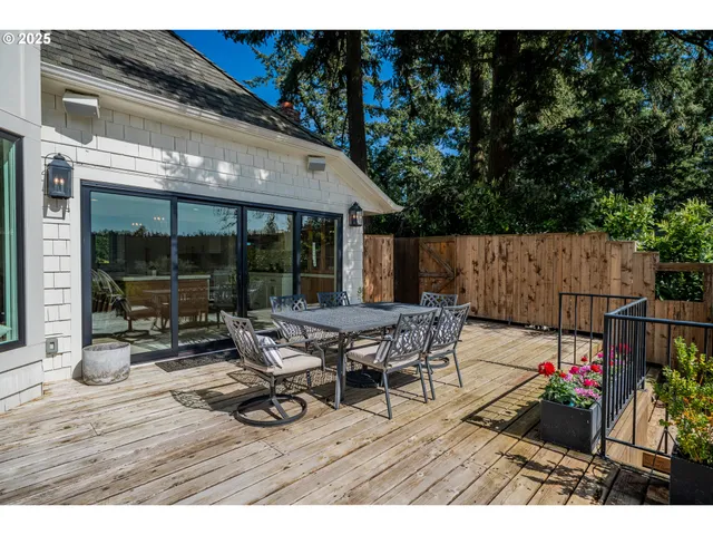 $4,995,000 | 852 North Shr Road, Lake Oswego, OR 97034