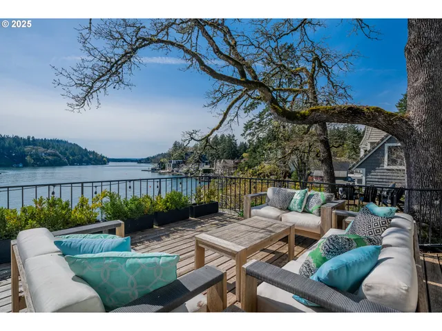 $4,995,000 | 852 North Shr Road, Lake Oswego, OR 97034
