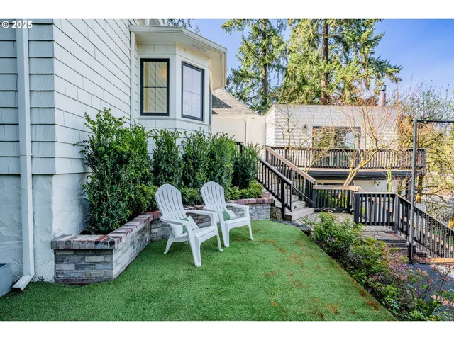 $4,995,000 | 852 North Shr Road, Lake Oswego, OR 97034