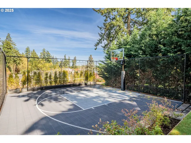 $4,995,000 | 852 North Shr Road, Lake Oswego, OR 97034