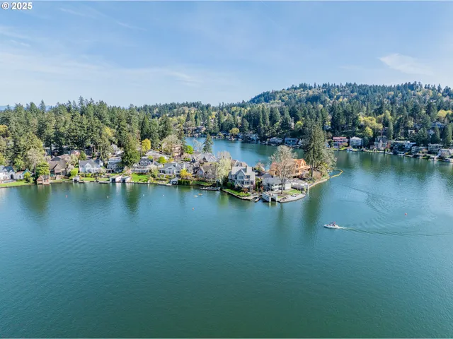$4,995,000 | 852 North Shr Road, Lake Oswego, OR 97034