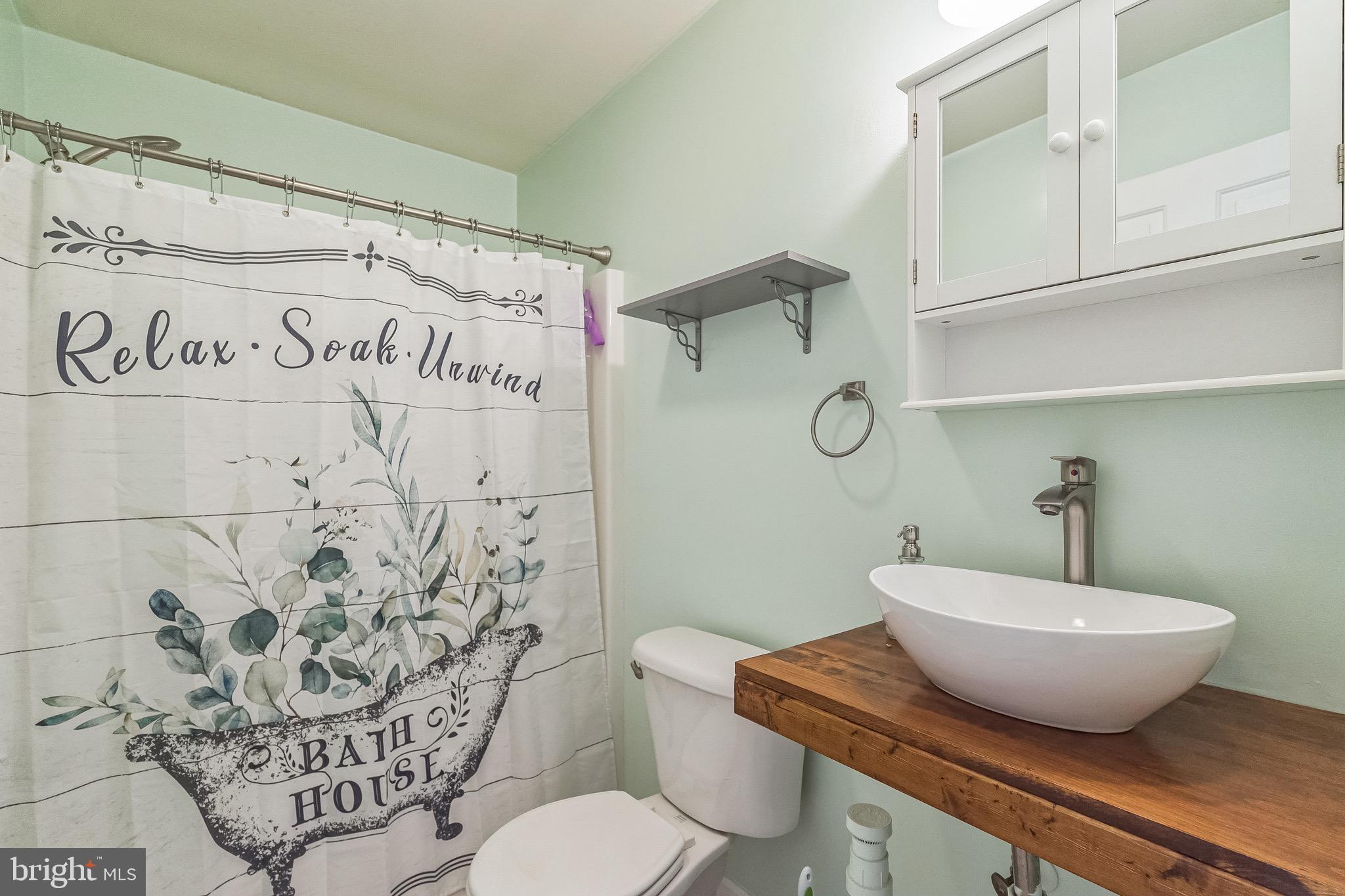 3566 Edgemont Street Philadelphia, PA 19134 - Photo 21 of 25 a view of bathroom