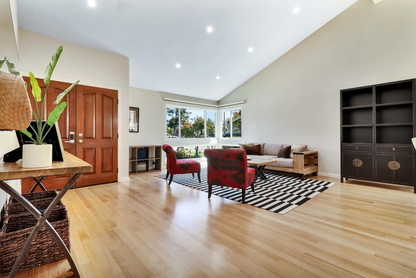 81 Basinside Way Alameda, CA 94502 - Photo 3 of 29 Gallery Image 3