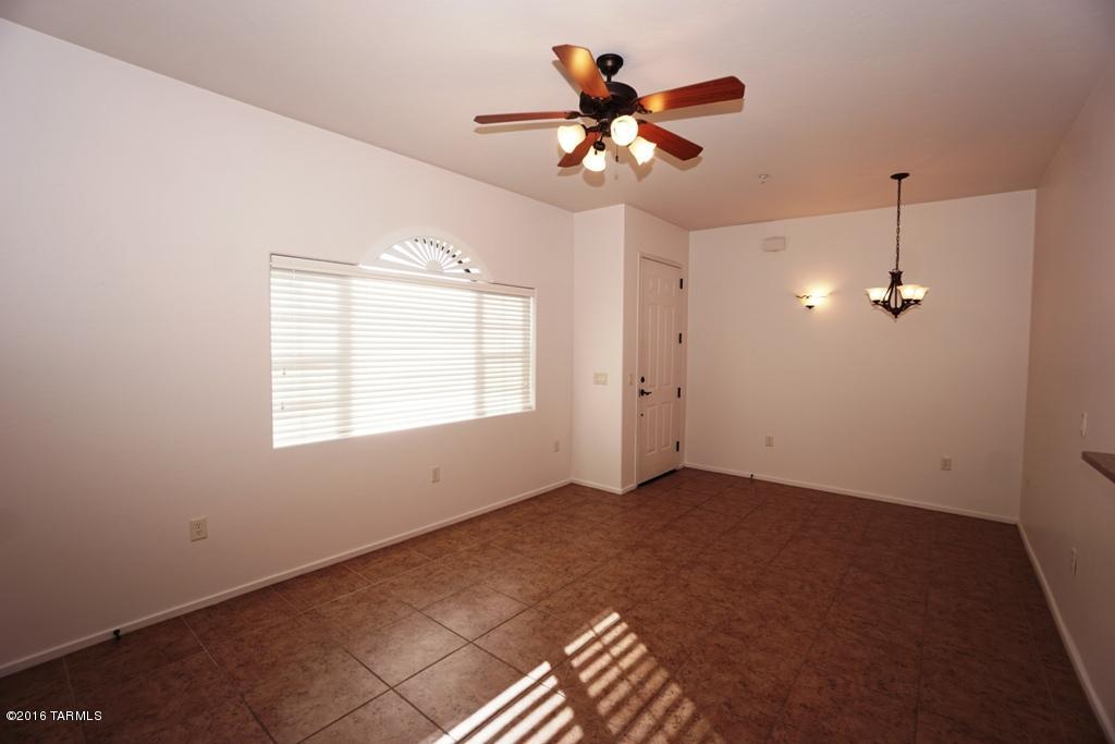 2018 East River Road, Unit 105 Tucson, AZ 85718 - Photo 2 of 9