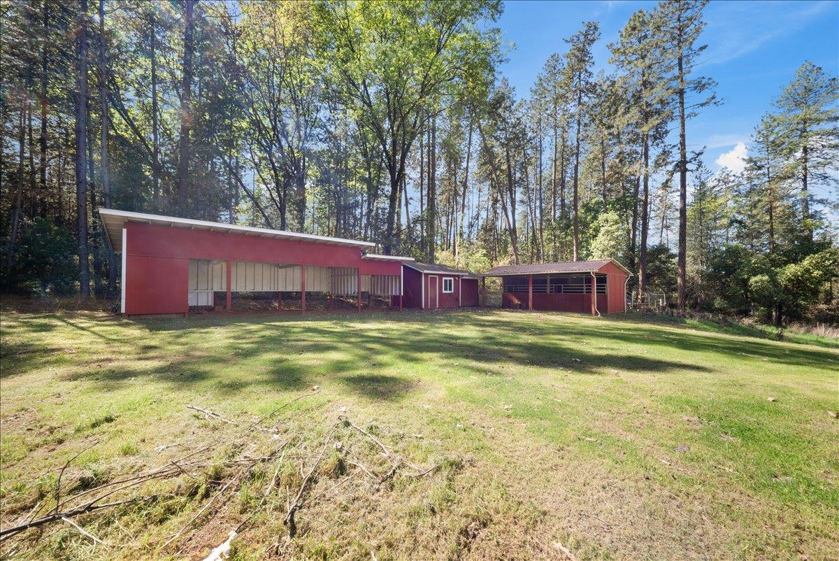 27769 Table Meadow Road Auburn, CA 95602 - Photo 34 of 43 a view of a backyard with swimming pool