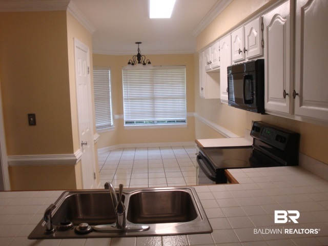 6641 Jackson Square, Unit C4 Daphne, AL 36526 - Photo 5 of 11 Kitchen and breakfast noo