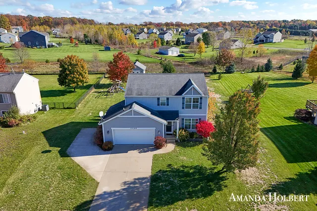 $399,900 | 12100 Russell Way Court, Cedar Springs, MI 49319