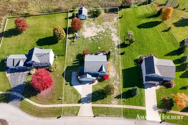 $399,900 | 12100 Russell Way Court, Cedar Springs, MI 49319