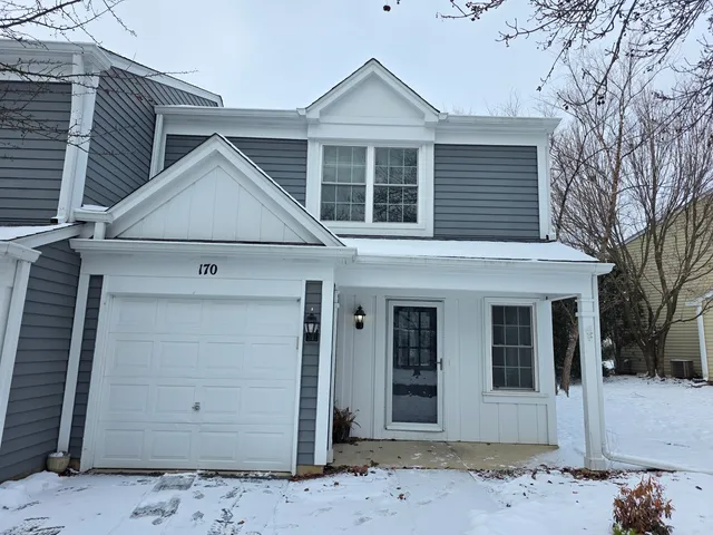 $2,250 | 170 Half Moon Circle, Aurora, IL 60504