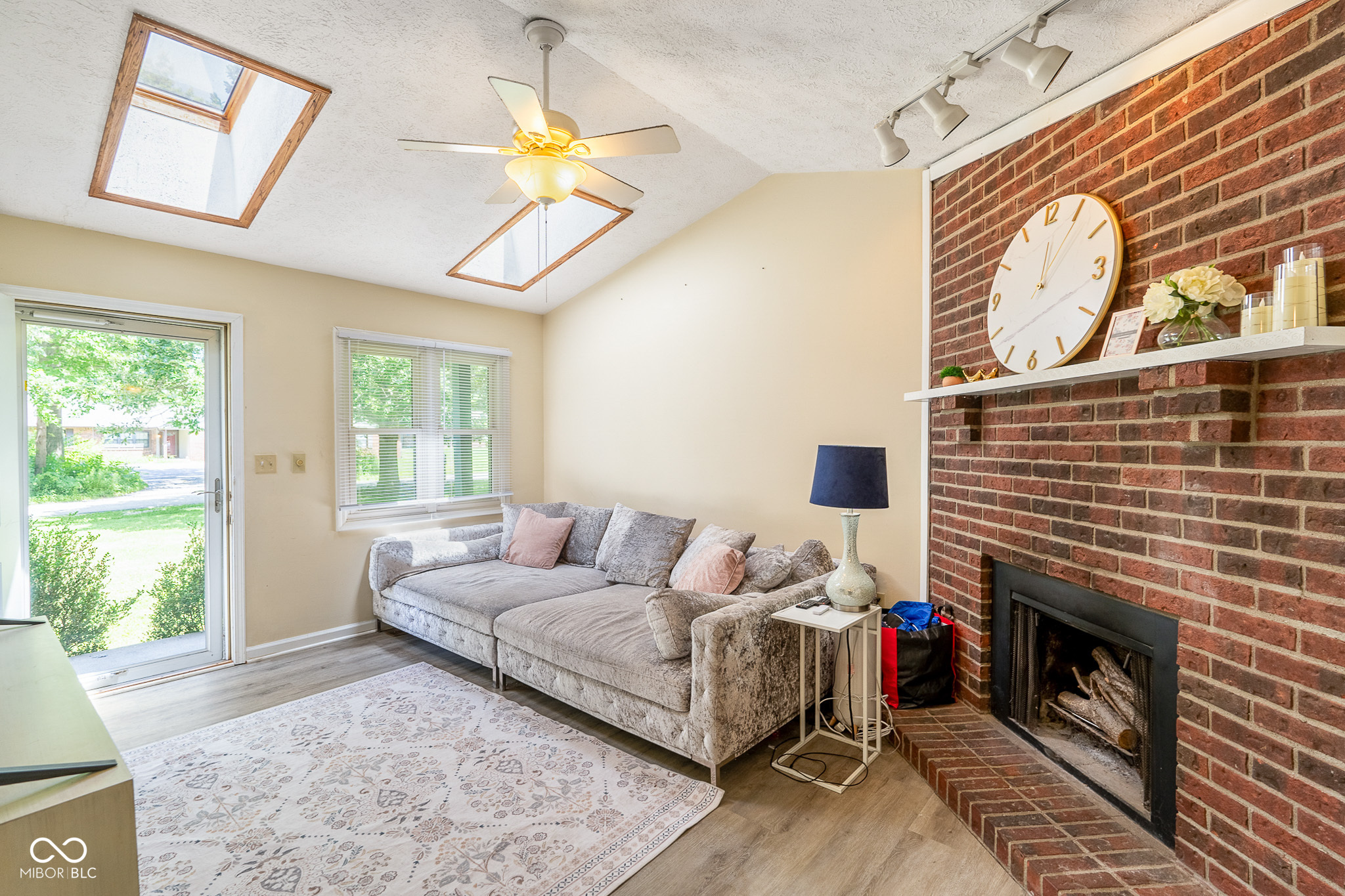 2751 East Midland Road Indianapolis, IN 46227 - Photo 3 of 33