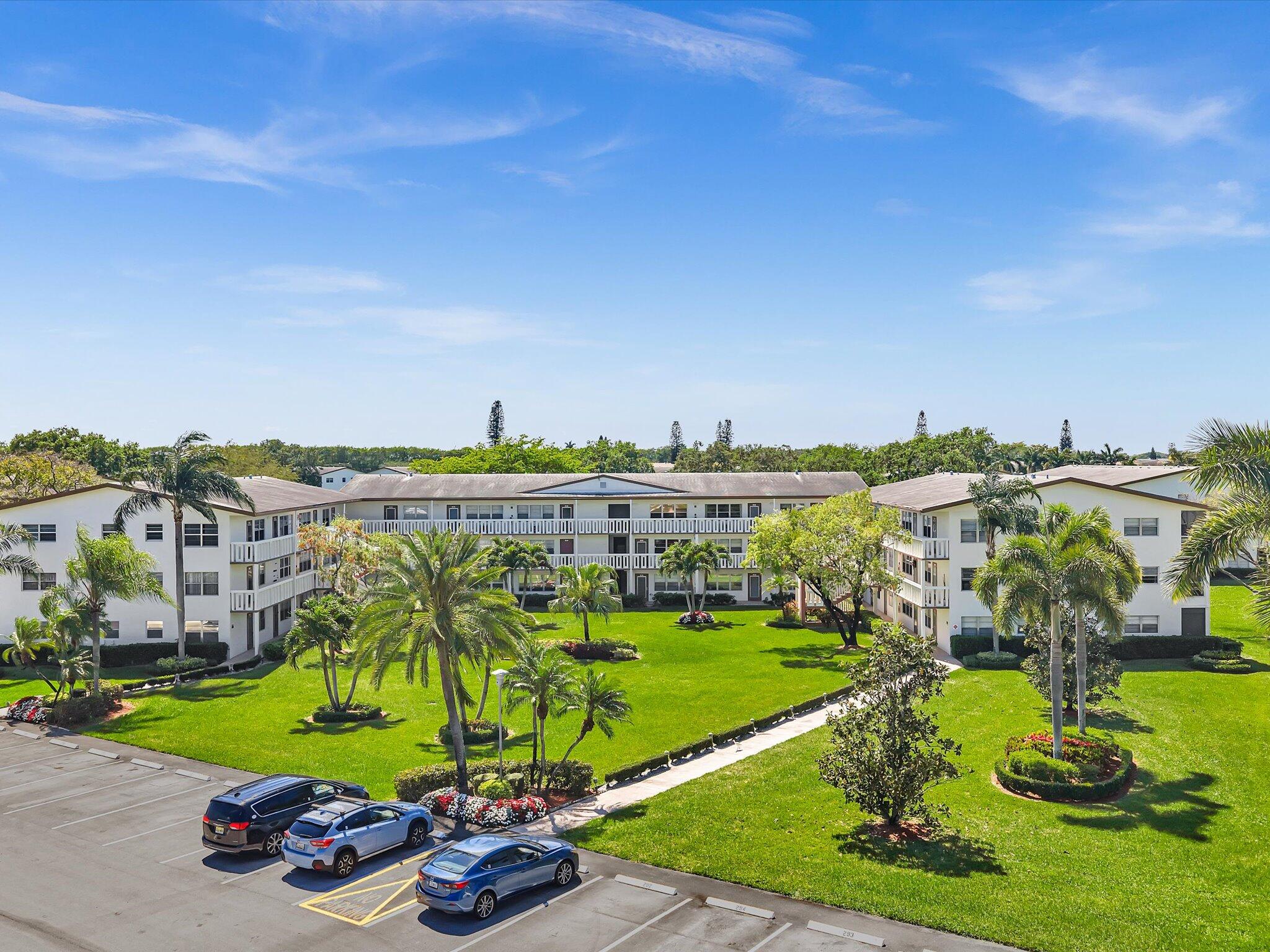 289 Fanshaw Drive, Unit G Boca Raton, FL 33434 - Photo 25 of 39 a view of a city