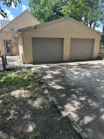 $96,000 | 415 South 9th Street, St. Joseph, MO 64501