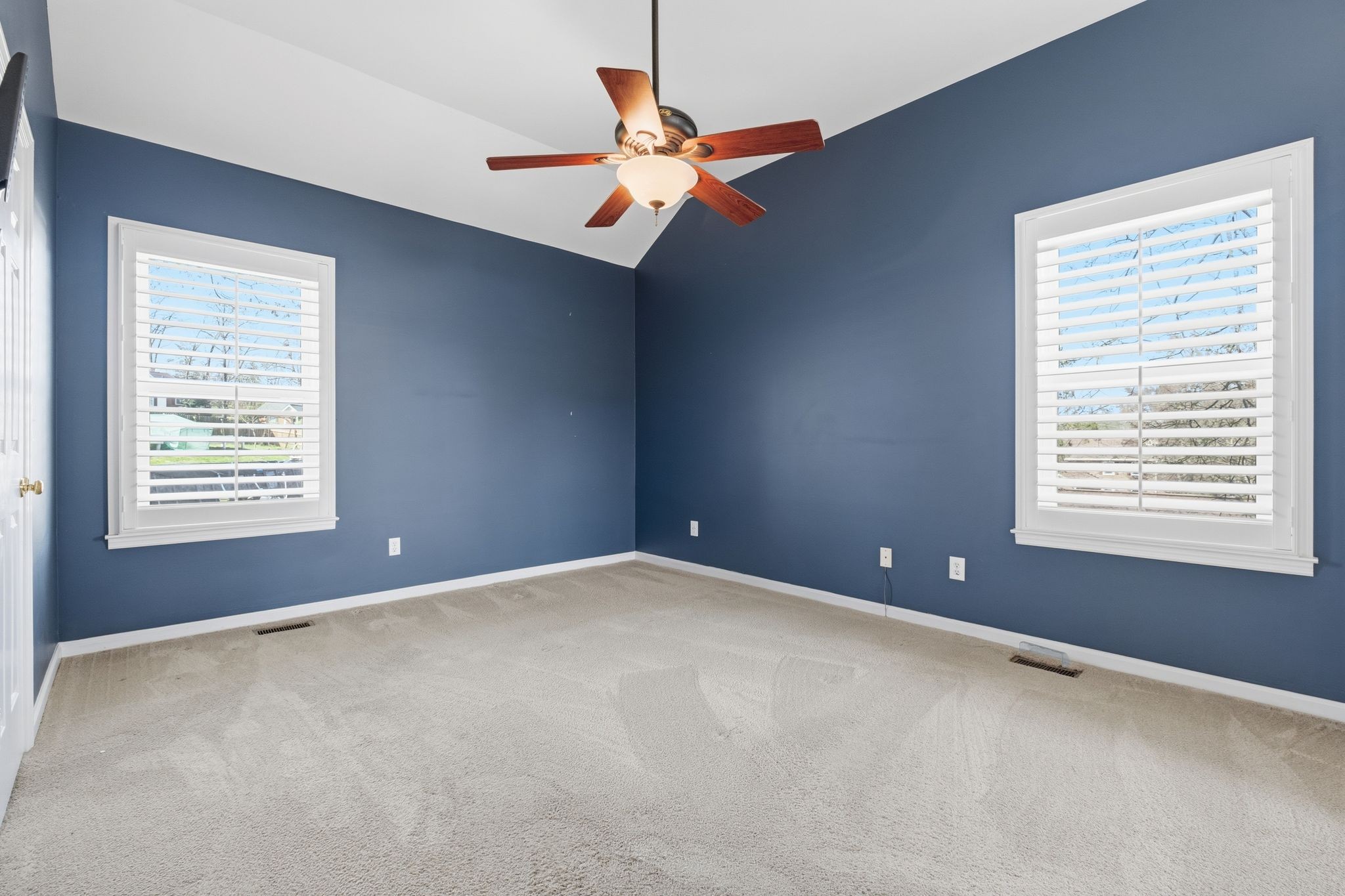 1049 Fitzpatrick Road Nashville, TN 37214 - Photo 13 of 38 a view of an empty room with a window
