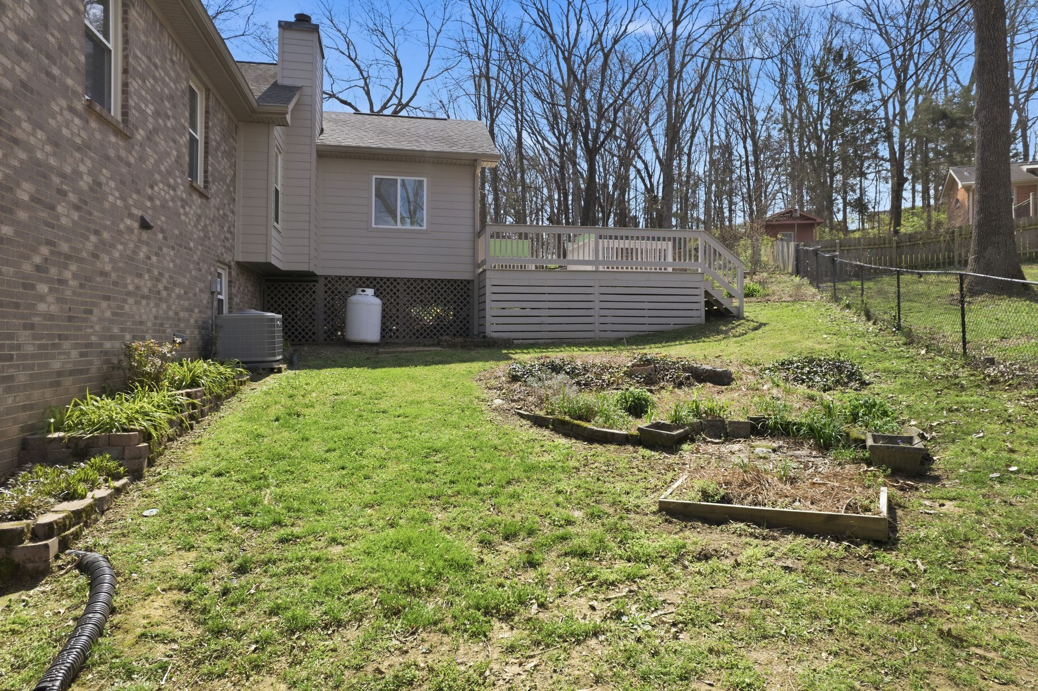 1049 Fitzpatrick Road Nashville, TN 37214 - Photo 33 of 38 a front view of a house with a yard