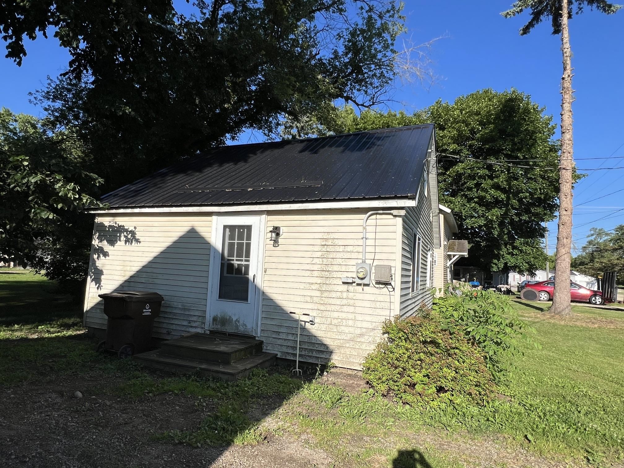 106 Webster Street Ithaca, MI 48847 - Photo 4 of 11
