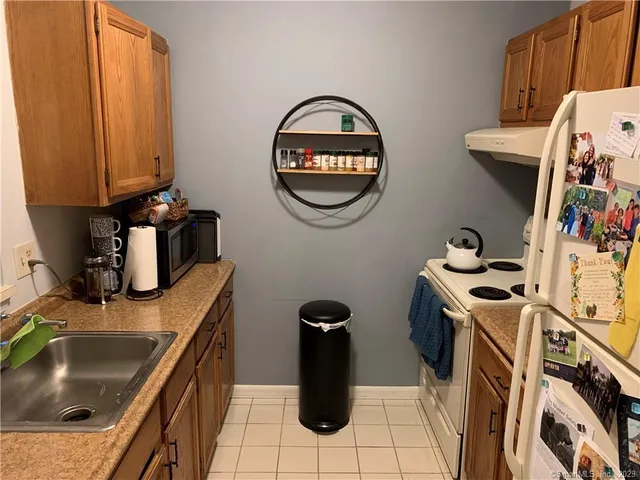 $1,700 | 8 Rose Lane, Unit 2415, Danbury, CT 06811