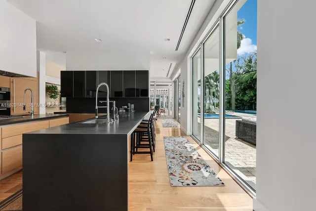 $48,000,000 | 30 Palm Avenue, Miami Beach, FL 33139