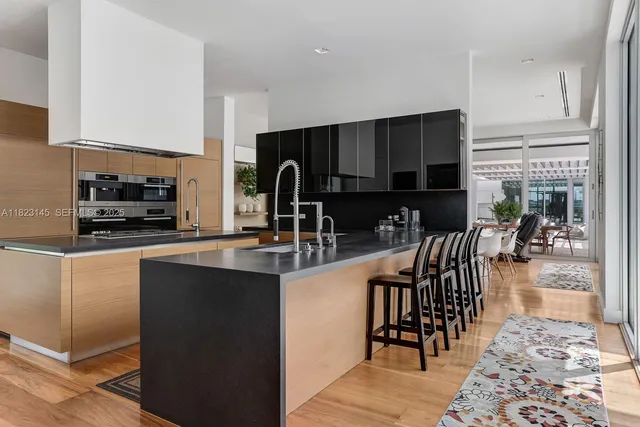 $48,000,000 | 30 Palm Avenue, Miami Beach, FL 33139