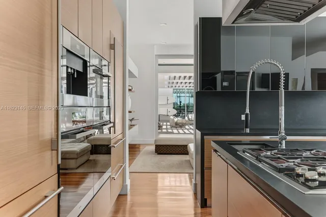 $48,000,000 | 30 Palm Avenue, Miami Beach, FL 33139