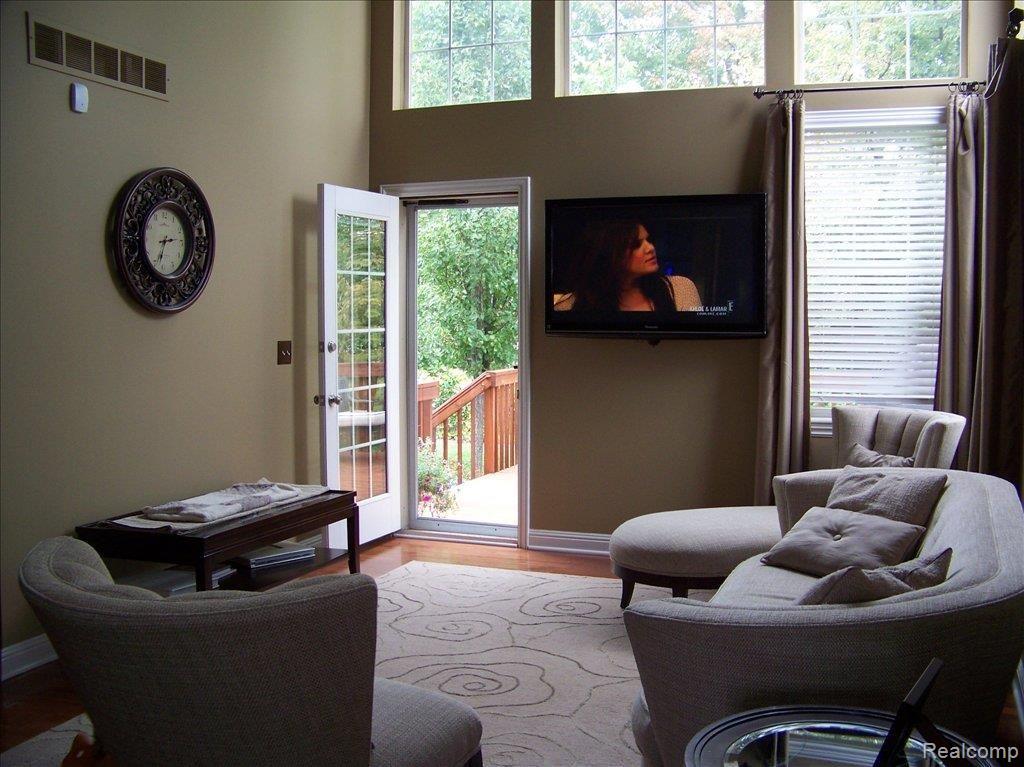 41460 Glade Road, Unit 55 Canton, MI 48187 - Photo 8 of 19 101_0482