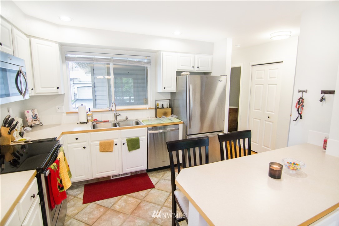 2201 192nd Street Southeast, Unit F4 Bothell, WA 98012 - Photo 8 of 25