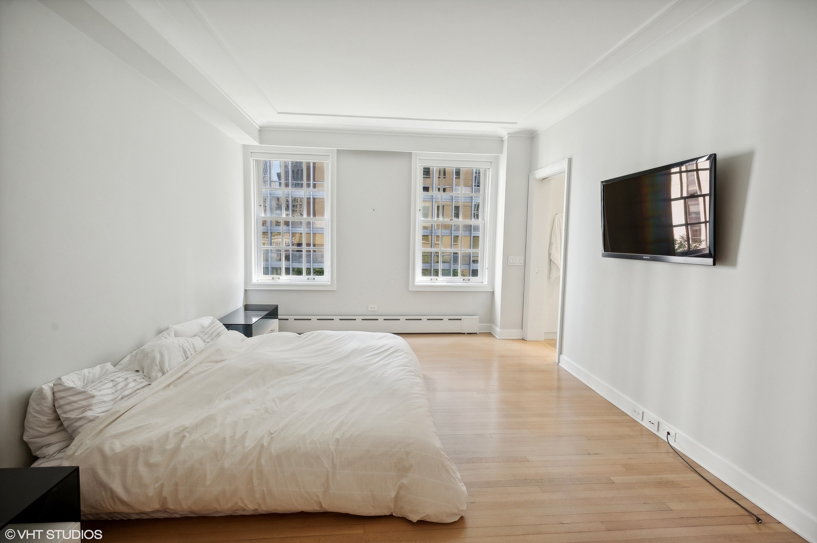 233 East Walton Place, Unit 6 Chicago, IL 60611 - Photo 11 of 18