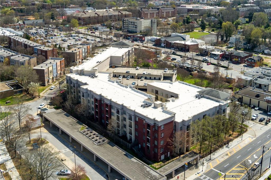 870 Mayson Turner Road Northwest, Unit 1311 Atlanta, GA 30314 - Photo 26 of 29 a view of a city with sitting area