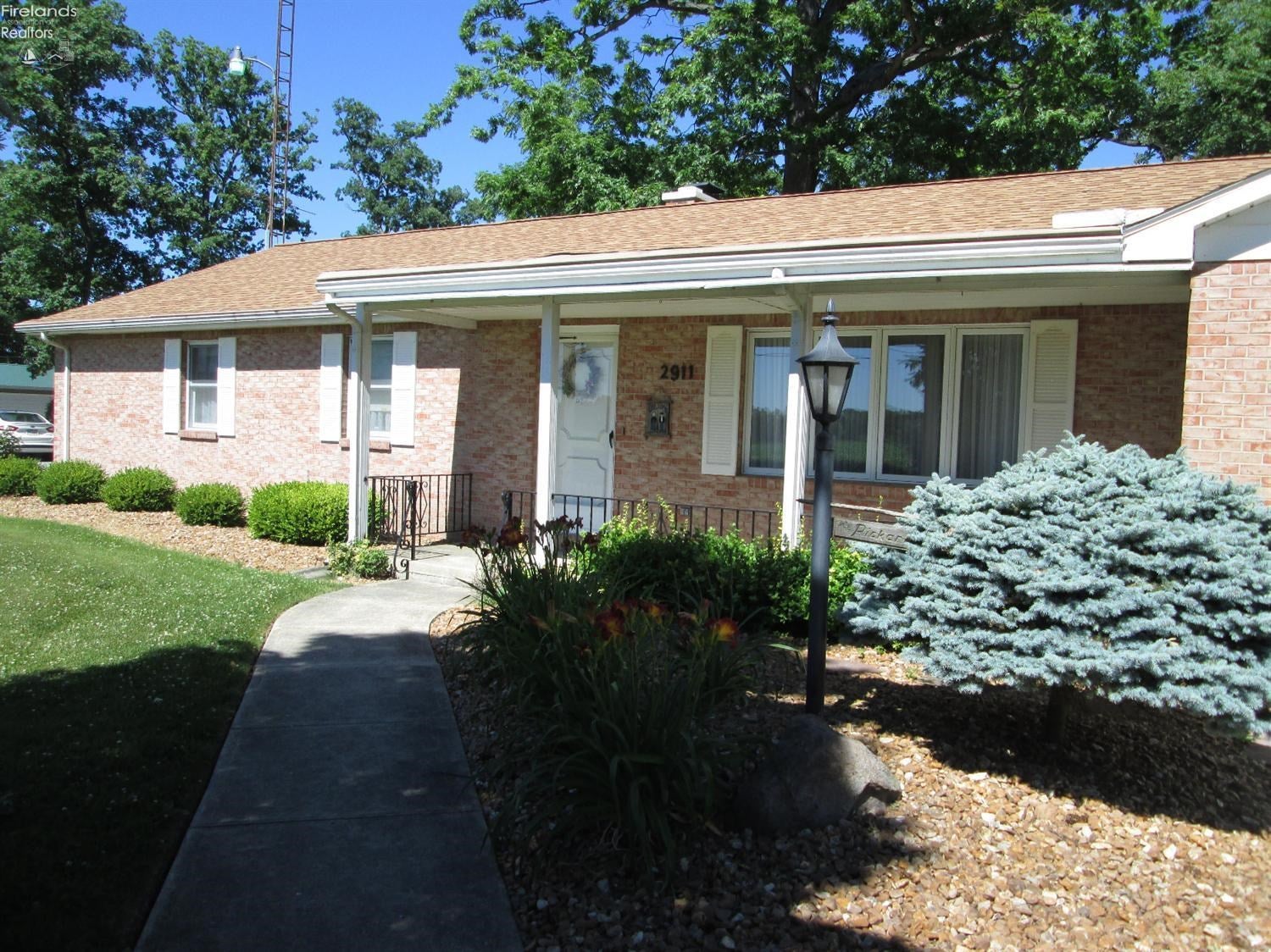 2911 Port Clinton Road Fremont, OH 43420 - Photo 2 of 10 Gallery Image 2
