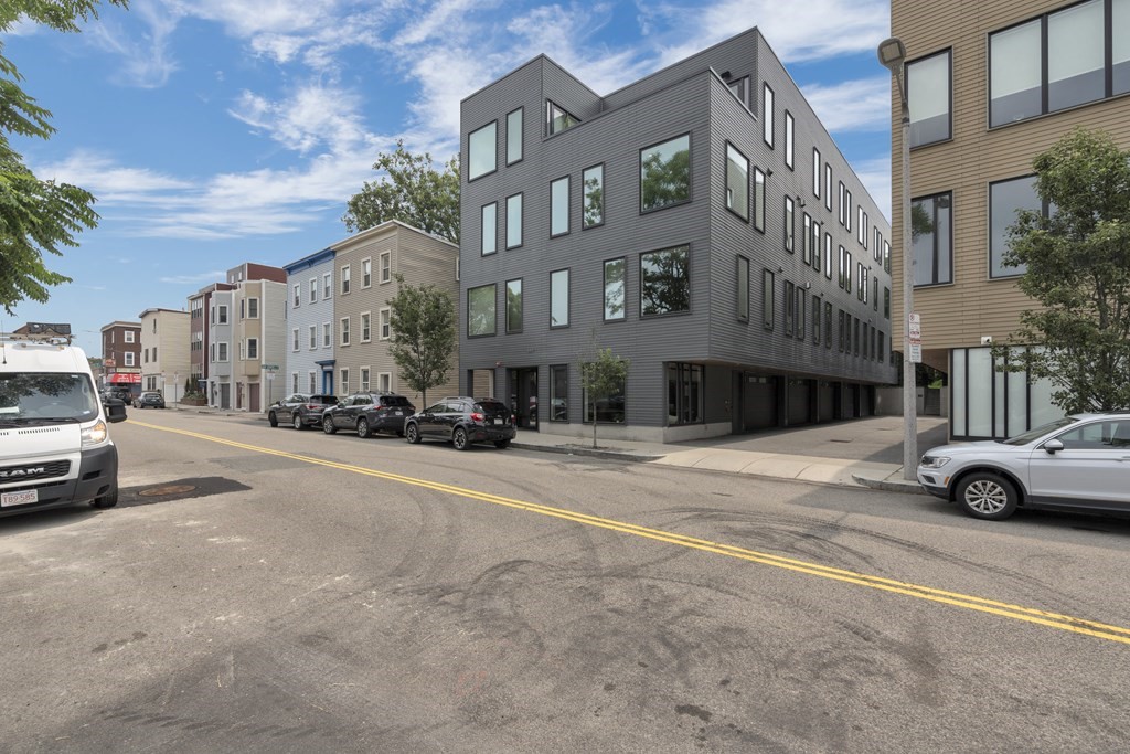 537 East 1st Street, Unit 4 Boston, MA 02127 - Photo 32 of 33