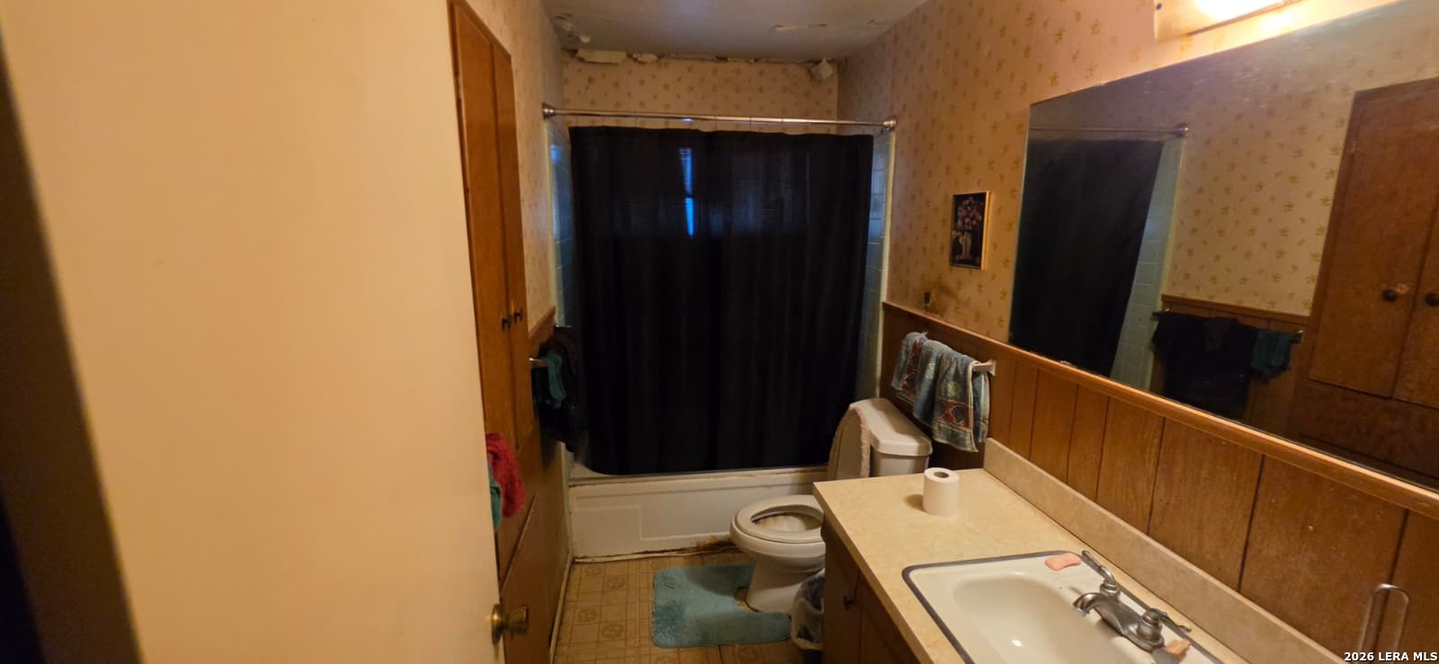 5414 Boatman Road Kirby, TX 78219 - Photo 10 of 15 a view of walk in closet