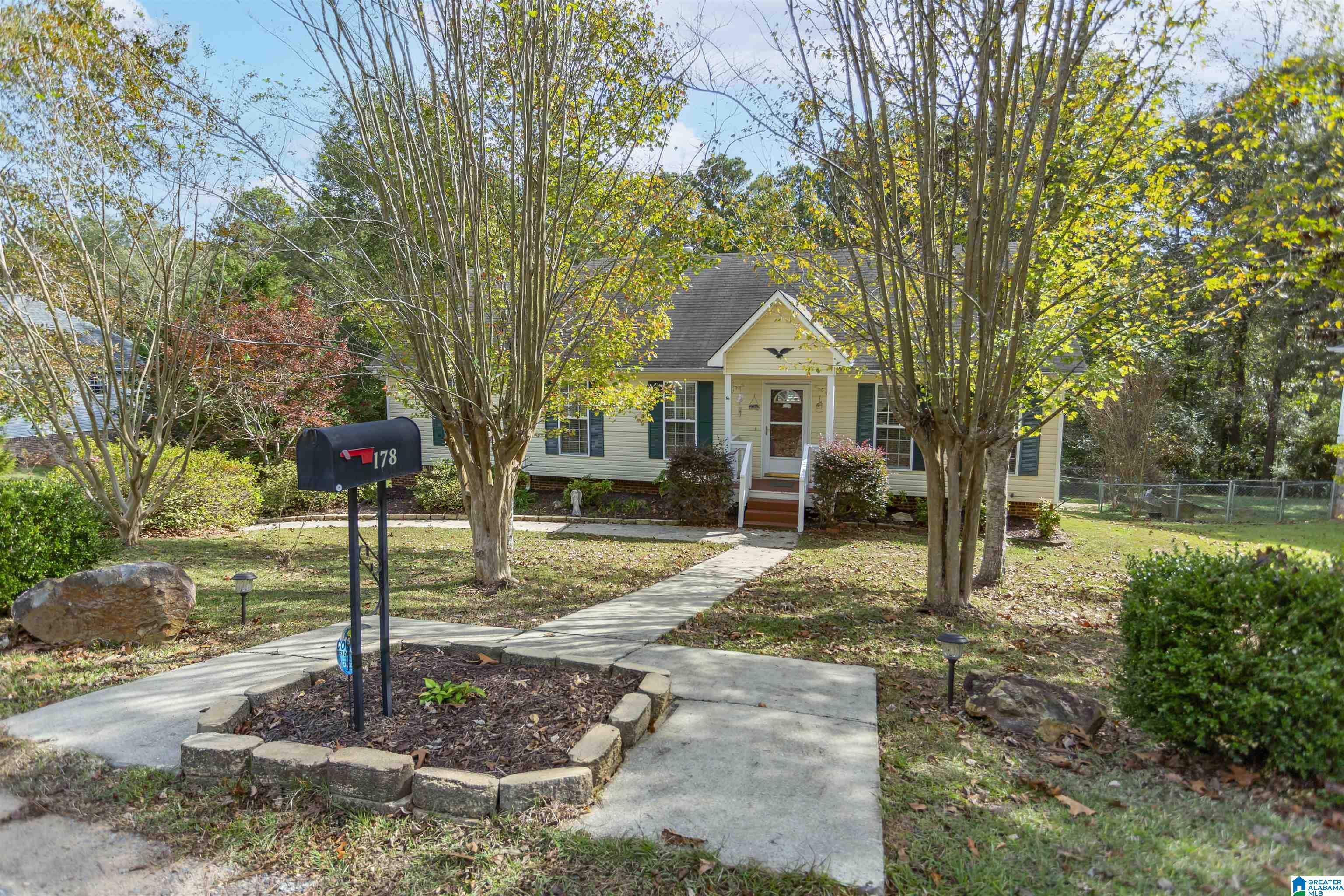 178 South Hillcrest Road Odenville, AL 35120 - Photo 4 of 57