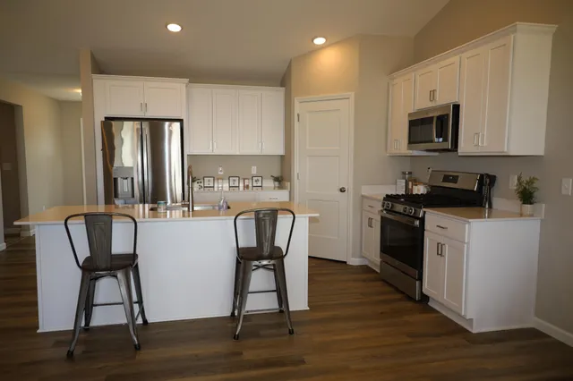 $452,000 | 761 Yellowcrest Street Southwest, Delano, MN 55328