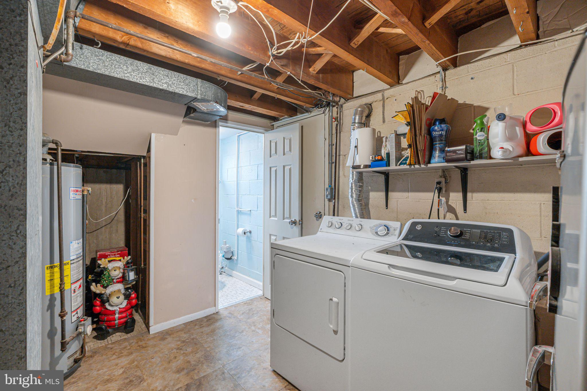 12313 Dunks Ferry Road Philadelphia, PA 19154 - Photo 23 of 29 a utility room with dryer and washer