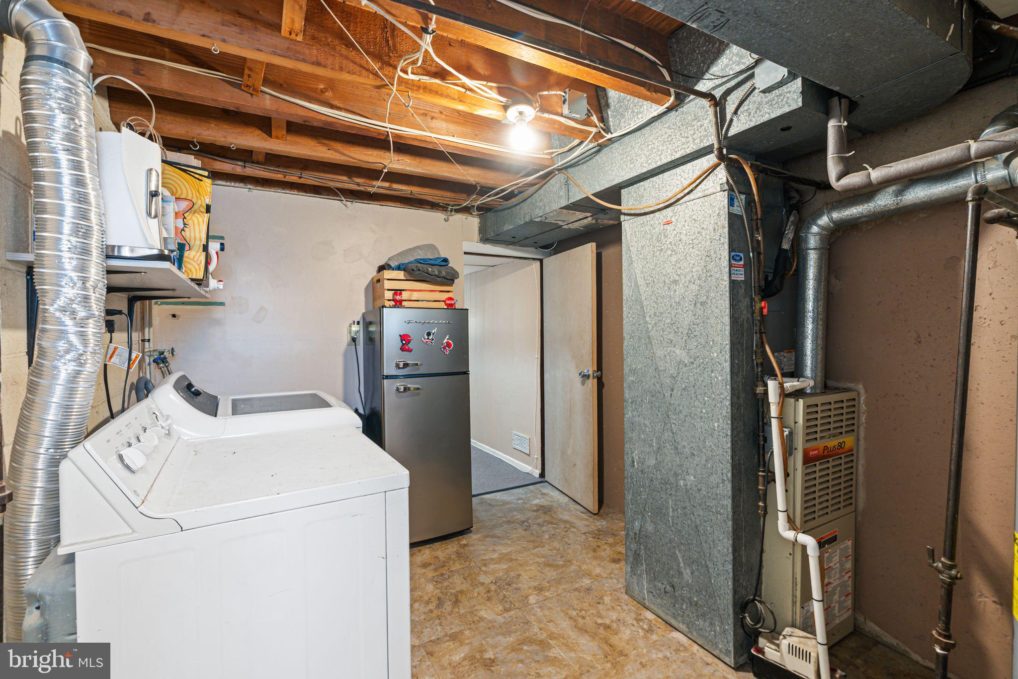 12313 Dunks Ferry Road Philadelphia, PA 19154 - Photo 24 of 29 a utility room with dryer and washer