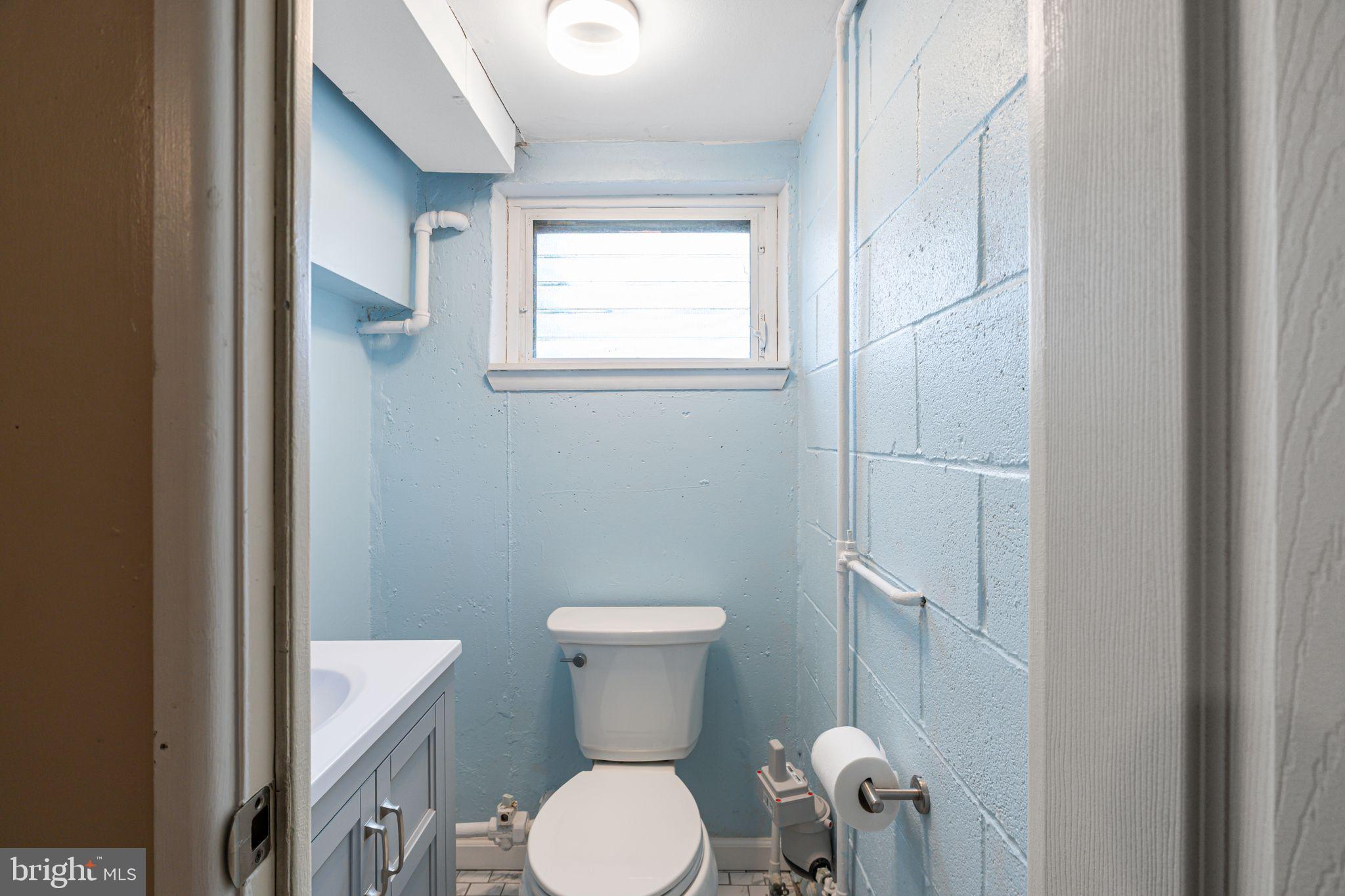 12313 Dunks Ferry Road Philadelphia, PA 19154 - Photo 25 of 29 a bathroom with a toilet