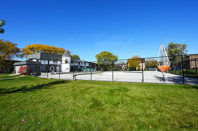 a view of outdoor space with porch and entertaining space