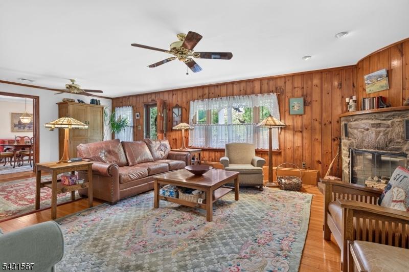 28 Saw Mill Road Warren, NJ 07059 - Photo 11 of 38