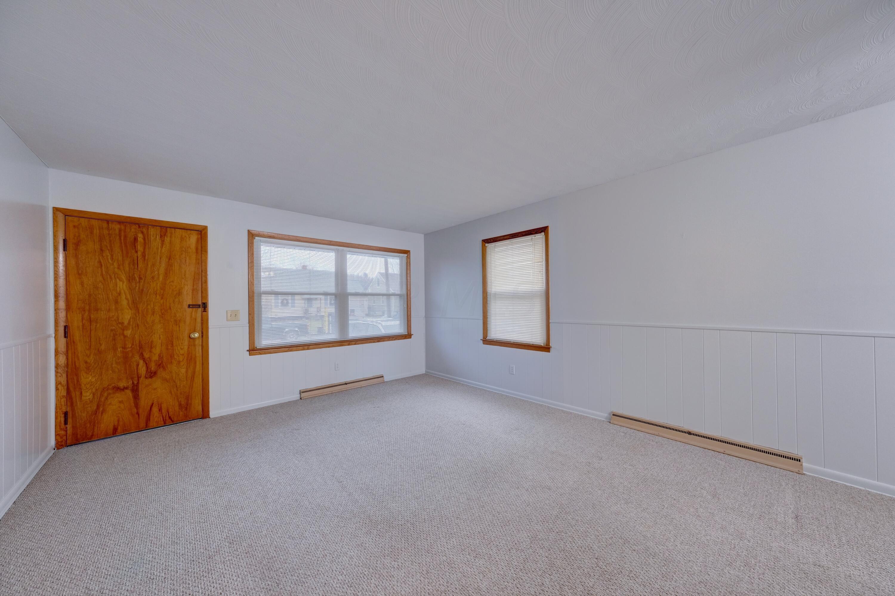 356 Reed Avenue Marion, OH 43302 - Photo 11 of 54 10 Living Room