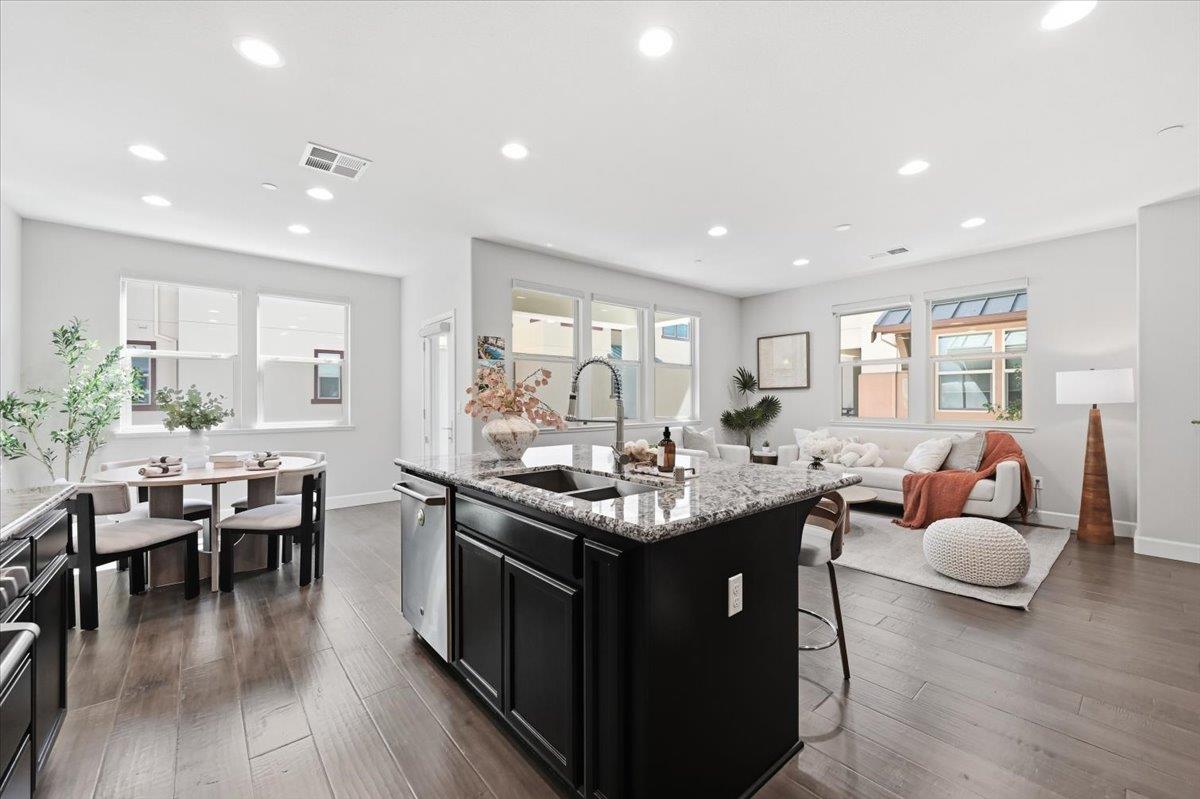 2951 Via Roma Place, Unit 36 Santa Clara, CA 95051 - Photo 15 of 61 Gallery Image 15