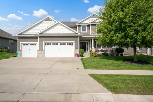 $675,000 | 1157 8th Avenue Northwest, Byron, MN 55920