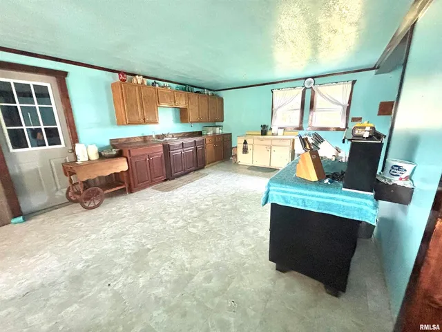 $215,000 | 257 County Highway 16, Xenia, IL 62899