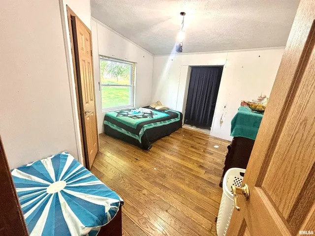 $215,000 | 257 County Highway 16, Xenia, IL 62899