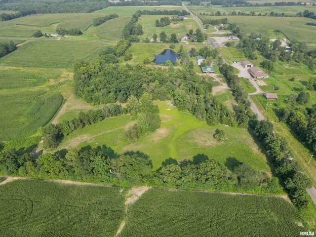 $215,000 | 257 County Highway 16, Xenia, IL 62899