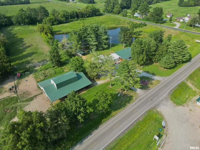 $215,000 | 257 County Highway 16, Xenia, IL 62899