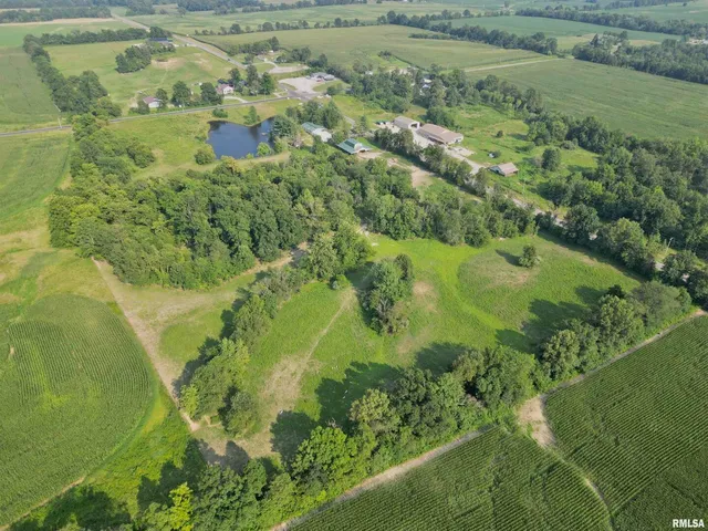 $215,000 | 257 County Highway 16, Xenia, IL 62899