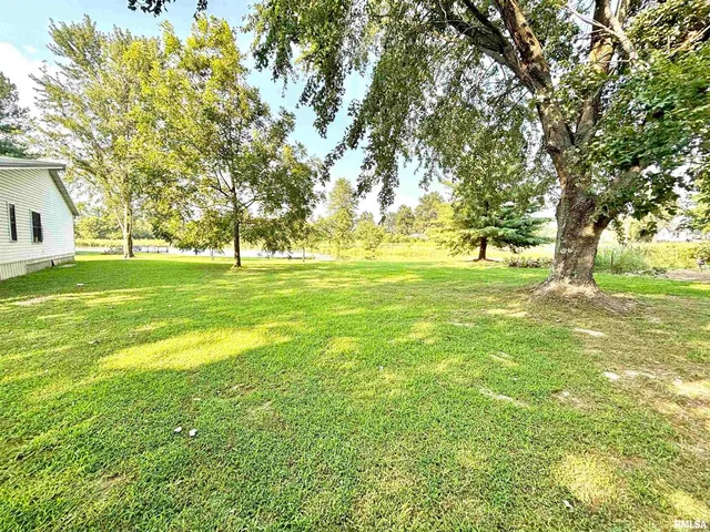 $215,000 | 257 County Highway 16, Xenia, IL 62899