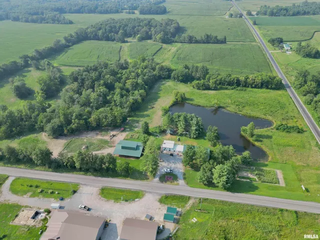 $215,000 | 257 County Highway 16, Xenia, IL 62899