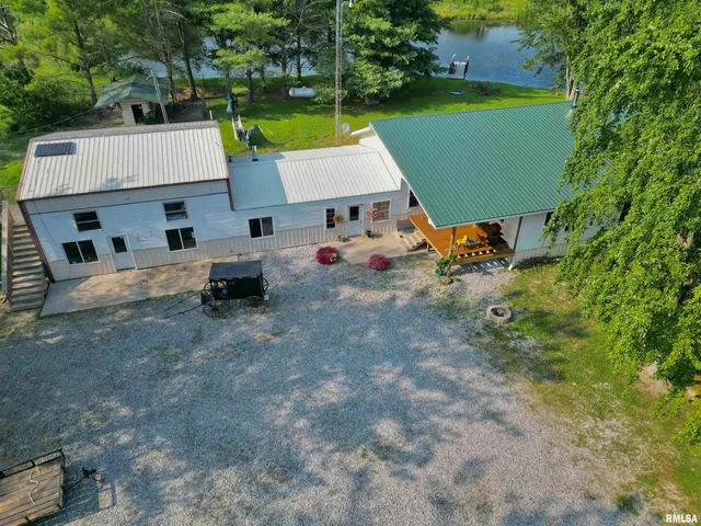 $215,000 | 257 County Highway 16, Xenia, IL 62899